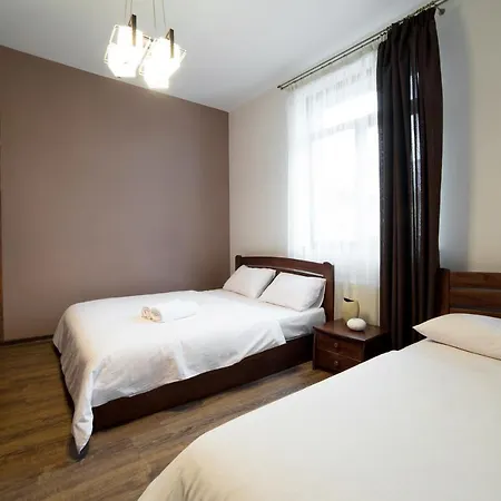 з сучасним ремонтом на площі митній Apartment